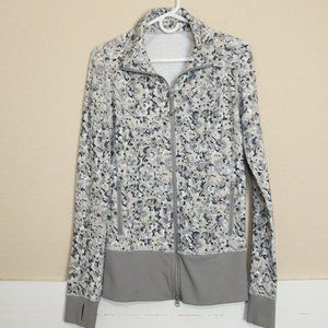Lululemon Asana Jacket Not So Petite Fleur Silver Spoon Abstract Gray Womens 6